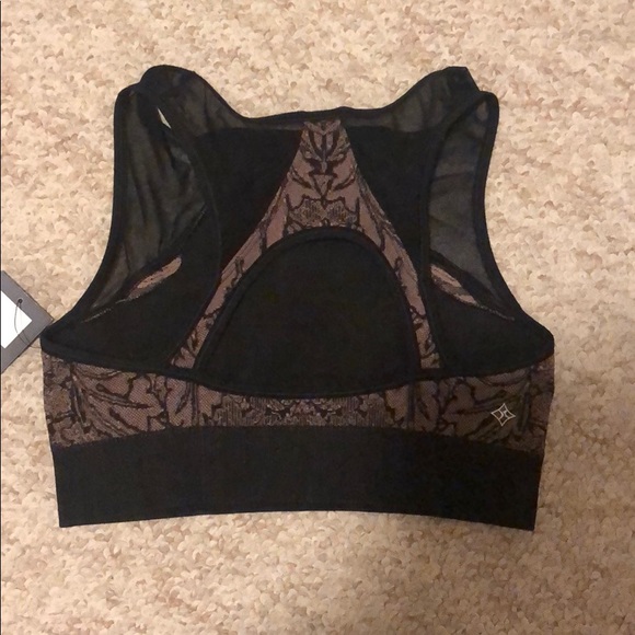 - NUX sports bra size small - Picture 4 of 7